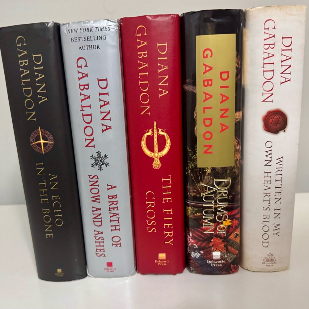 Diana Gabaldonon Hardcover Novels. Outlander Series. Like new condition.